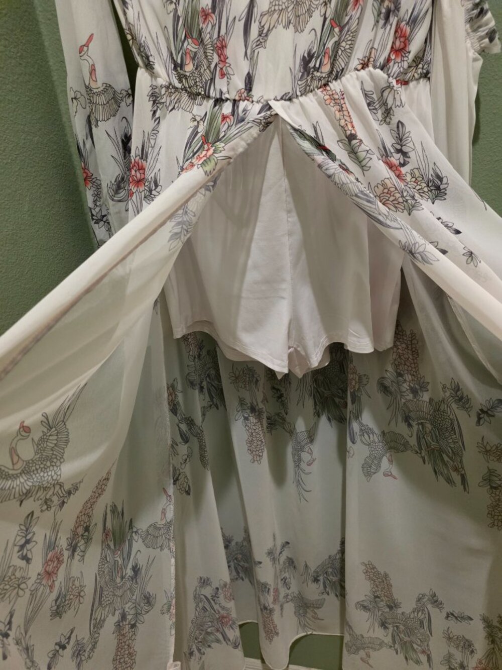 Chic Me Tropical Shorts with Sheer Overlay One-Piece Romper Size Large - Picture 9 of 13